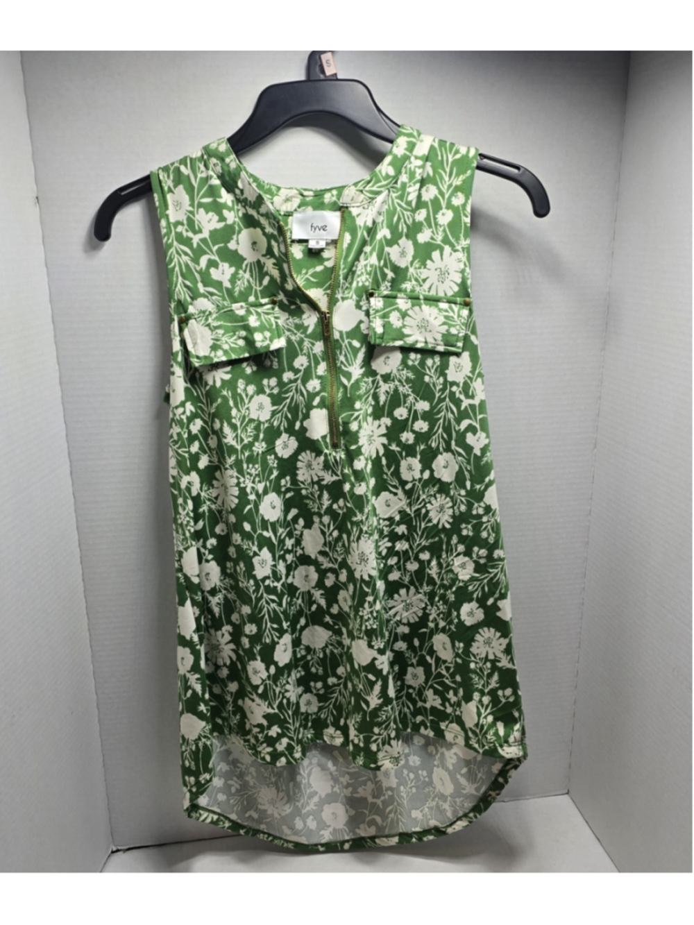 Fyve Top Women's Green And White Sleeveless Small